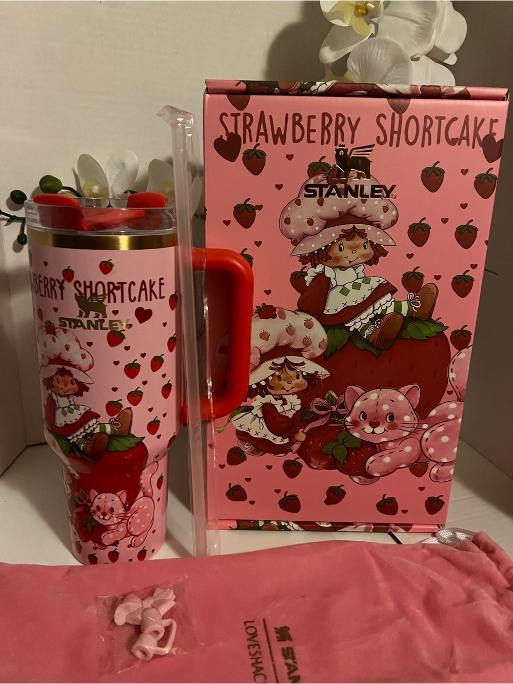 Strawberry Shortcake 40oz Quencher NWT Pink Tumbler